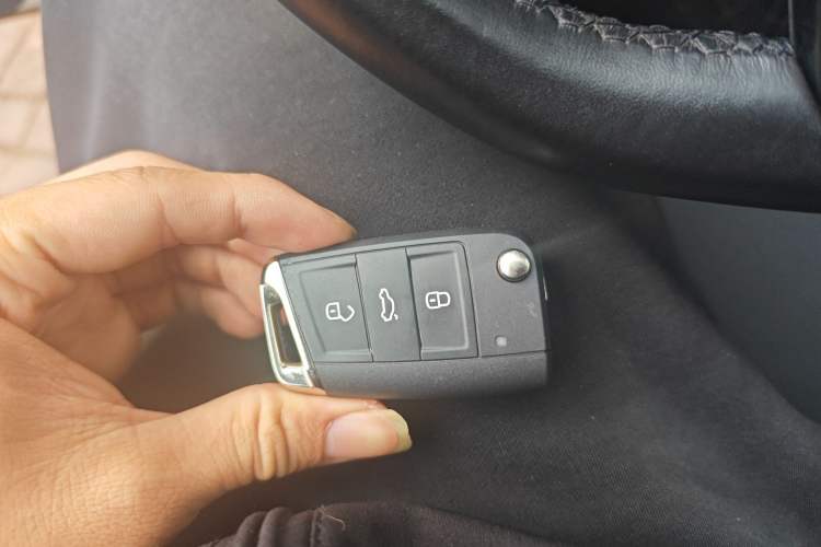 Used Volkswagen Sagitar 2021 280TSI DSG Comfort Connect Edition Vehicle Key