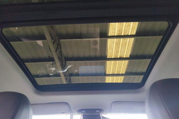 Used AION Y 2023 Plus 510 Smart Edition Headliner