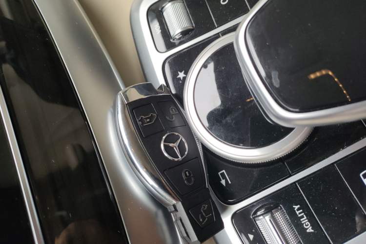 Used Mercedes-Benz V-Class 2016 V 260 Avantgarde Edition
