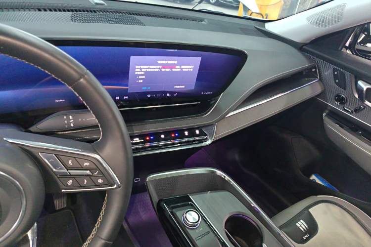 Used Buick E5 2024 Premium Standard-Range Audiovisual Edition