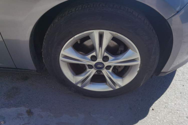 Used Ford Focus 2012 Sedan 1.6L Automatic Fashion Edition