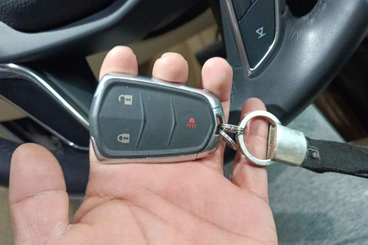 Used Cadillac XT5 2016 28T Four-Wheel Drive Tech Version Vehicle Key