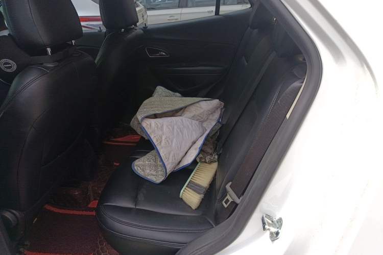 Used Buick Encore 2015 1.4T Automatic Two-Wheel Drive Urban Elite Version
