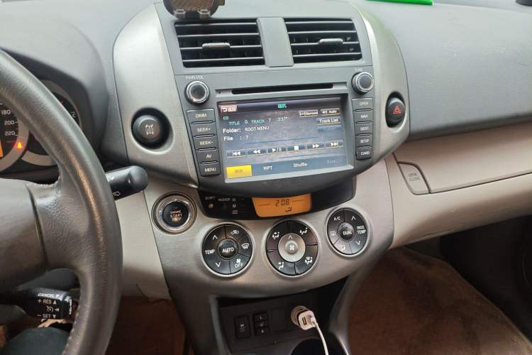 Used Toyota RAV4 2009 2.4L Automatic Luxury Edition Audio And AC Panel