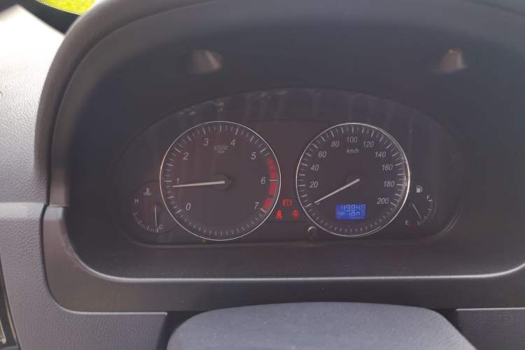 Used BAIC Weiwang M20 2014 1.5L Basic Version DAM15DL Instrument Cluster