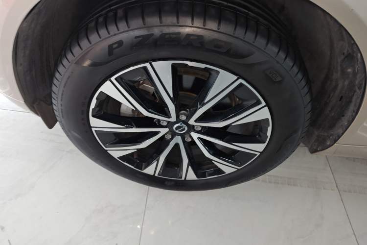 Used Volvo XC60 2025 B5 Four-Wheel Drive Smart & Advanced Luxury Edition