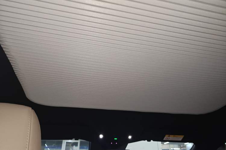 Used Nio ET5 2022 75 kWh Headliner