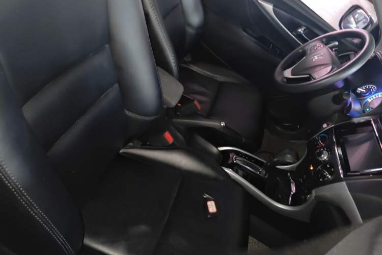 Used Honda Crider 2016 1.8L CVT Luxury Edition Right Front Seat