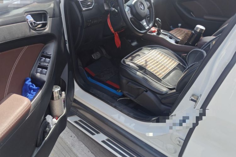 Used Dongfeng Fengon 580 2017 Revised Version 1.5T CVT Luxury Edition Driver Seat