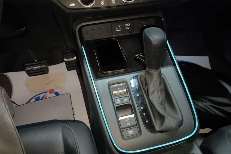 Used Honda CR-V 2023 240TURBO Two-Wheel-Drive Luxury Version 5 Seats Gear Lever