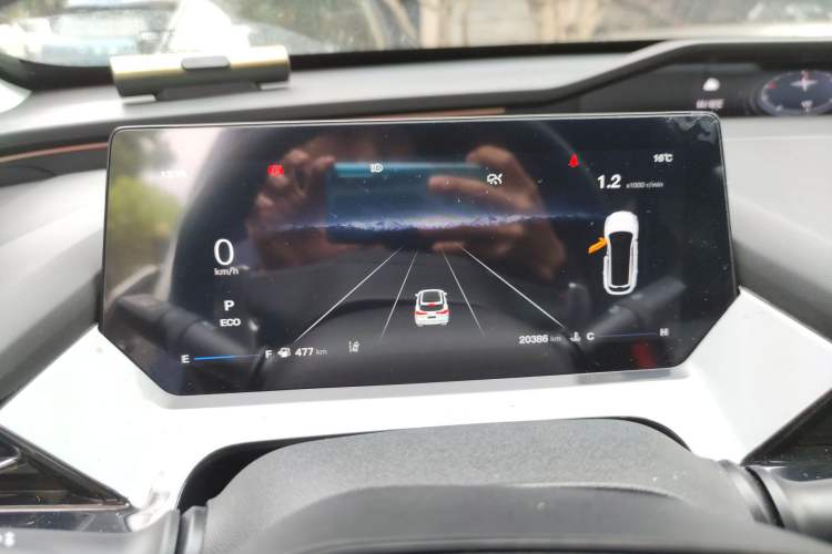 Used CHANGAN OSHAN Z6 2022 Blue Whale 1.5T DCT Smart Navigation Model Instrument Cluster