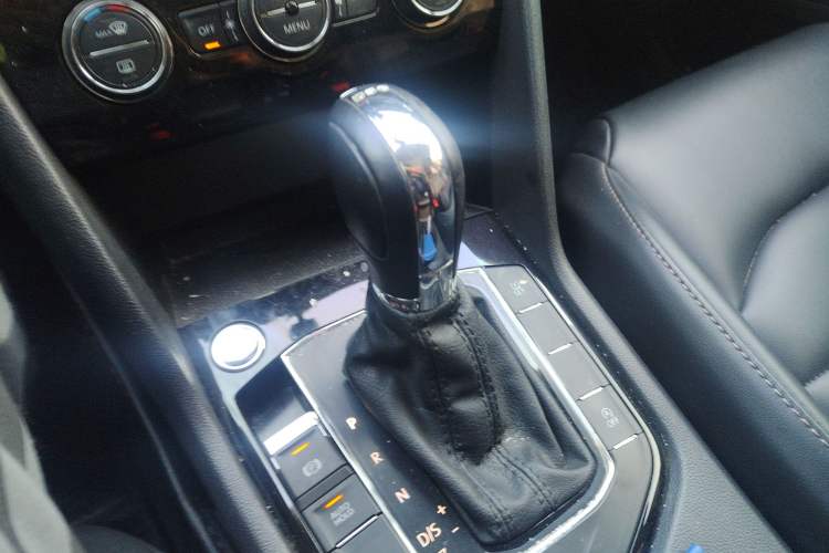 Used Volkswagen Tharu 2020 280TSI Two-Wheel Drive Luxury Edition China VI Standard Gear Lever