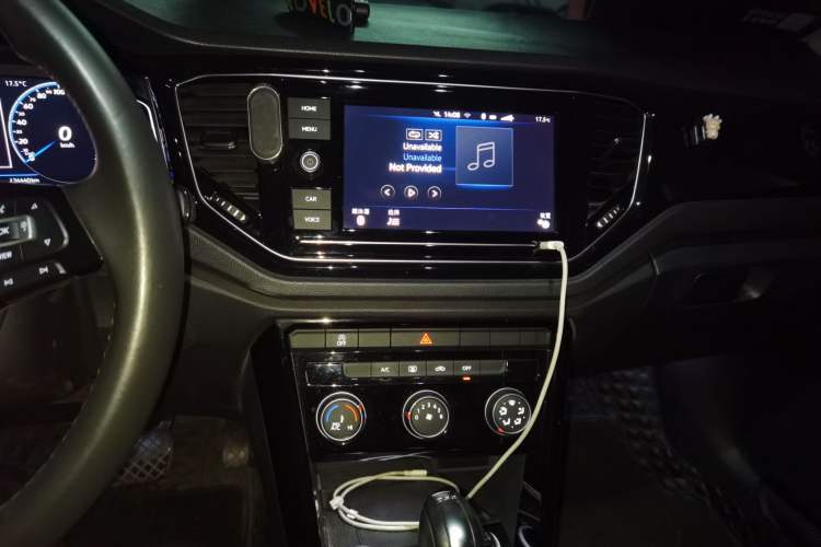 Used Volkswagen T-ROC 2020 280TSI DSG Two-Wheel Drive Comfort Version Audio And AC Panel