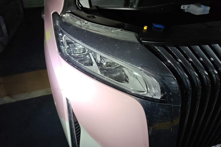 Used Wey Gaoshan 2025 Four-Wheel Drive Alpine 8 Right Front Headlight