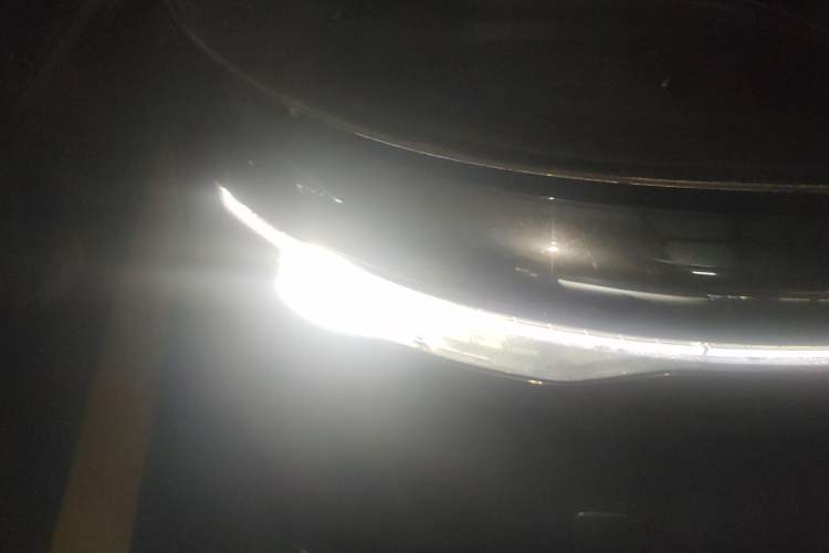 Used Zeekr 7X 2025 75 kWh Rear-Wheel Drive Intelligent Driving Version Right Front Headlight