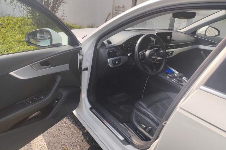 Used Audi A4L 2019 40 TFSI Fashion Edition China VI Emission Standard
