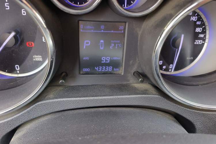 Used CHANGAN CS35 2016 1.6L Automatic Luxury Model China IV Standard
