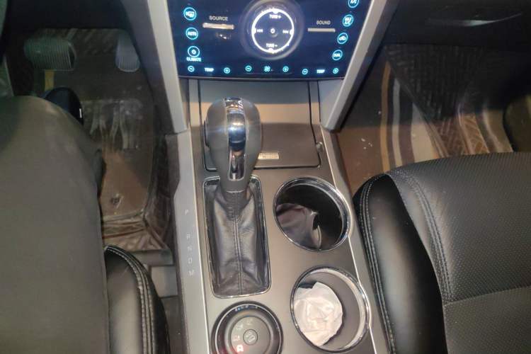 Used Ford Explorer 2013 3.5L Deluxe Model
