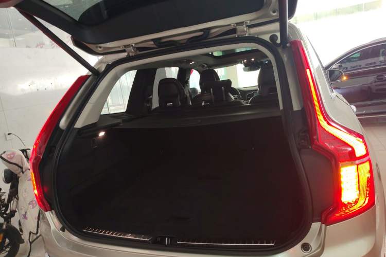 Used Volvo XC90 2015 T6 Luxury Edition 5-seater Trunk