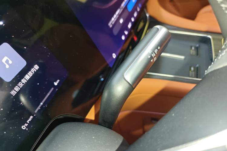 Used Hima AITO M9 2025 Extended-Range Ultra Version 52 kWh 6-Seater Gear Lever