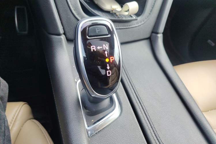 Used Cadillac XT5 2018 28E 4x4 Platinum Edition
