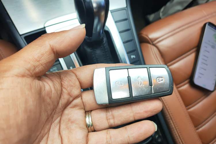 Used Volkswagen FAW-Volkswagen CC 2012 2.0 TSI Luxury Model Vehicle Key