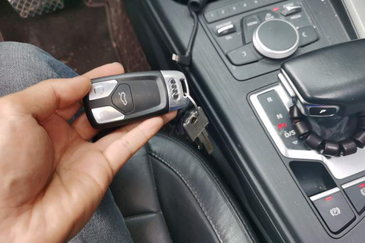 Used Audi A4L 2018 30th Anniversary Edition 40 TFSI Trendy Model Vehicle Key