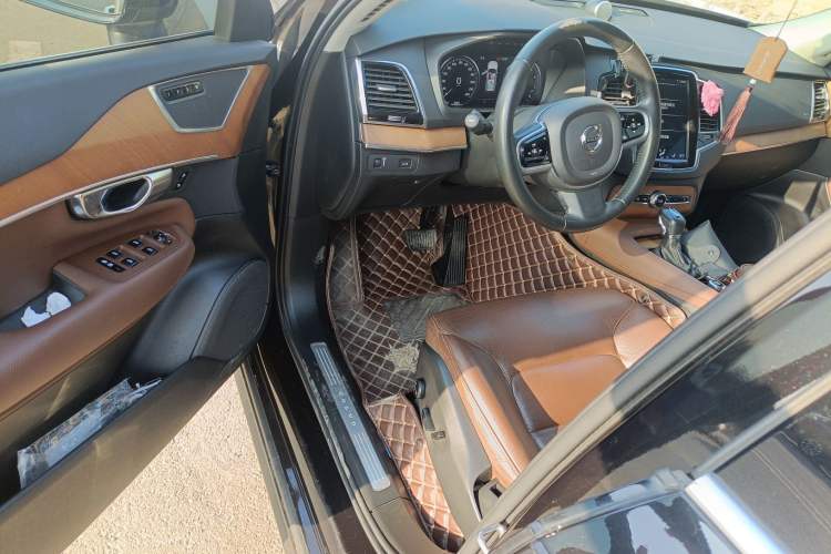 Used Volvo XC90 2019 T6 Zhiyi Edition 7-Seater China V Emission Standard