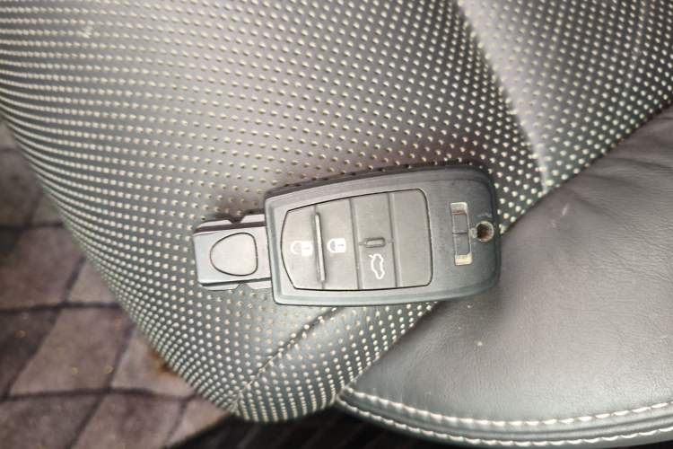 Used Fiat Viaggio 2012 1.4T Automatic Luxury Edition Vehicle Key