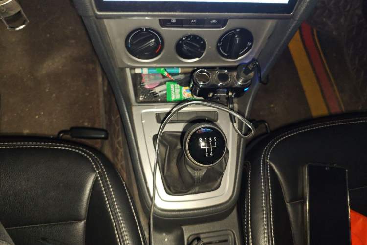 Used Volkswagen Lavida 2013 Revised Classic 1.6L Manual Fashion Edition
