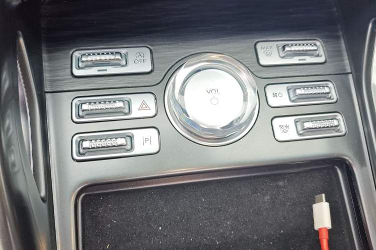 Used Lincoln Nautilus 2025 2.0T Four-Wheel Drive Luxury Edition Gear Lever