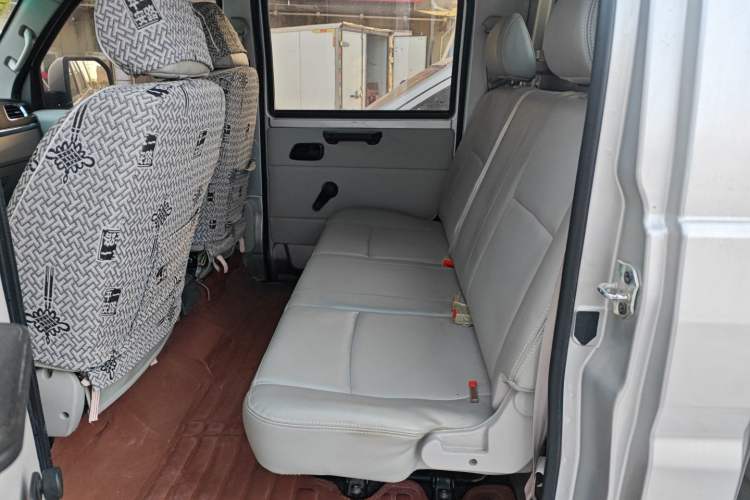 Used Jinbei Gold Card S3 2022 1.6L Crew Cab Double-Row Comfort Model 2.55m SWD16MS