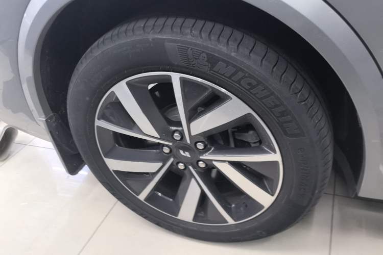 Used Li Auto L8 2023 Max model
