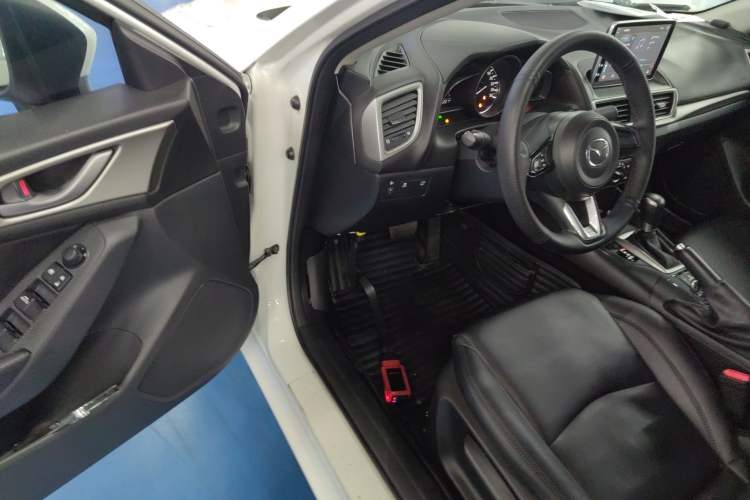 Used Mazda Mazda 3 Axela 2017 Sedan 1.5L Automatic Comfort Model Emission Standard China V
