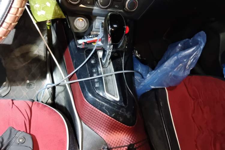 Used Nissan Lannia 2016 1.6L CVT Smart Cool Edition Gear Lever