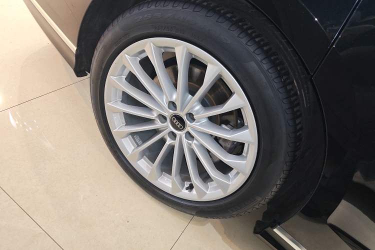 Used Audi A8 2023 A8L 45 TFSI quattro Luxury Model Exterior 5