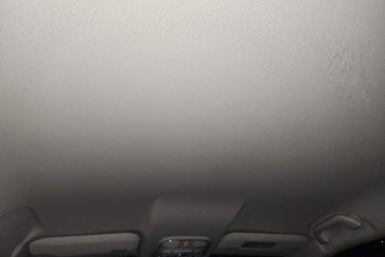 Used Haval H2s 2018 Red-Label 1.5T Manual Comfort Model Headliner