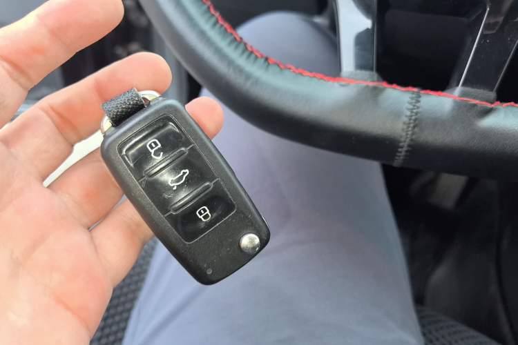 Used Volkswagen Sagitar 2017 1.6L Manual Comfort Model Vehicle Key