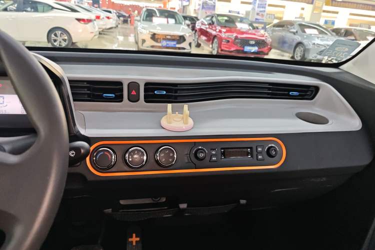 Used Wuling Hongguang MINIEV 2022 Easy Version Lithium Iron Phosphate
