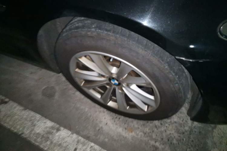 Used BMW 5 Series 2017 520Li Elegant Edition Right Front Wheel Hub