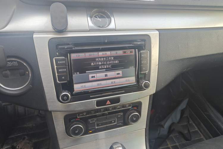 Used Volkswagen FAW-Volkswagen CC 2012 2.0 TSI Luxury Model Audio And AC Panel