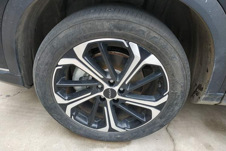 Used Dongfeng Aeolus Huge 2024 Mach Power 1.5T Luxury Model
