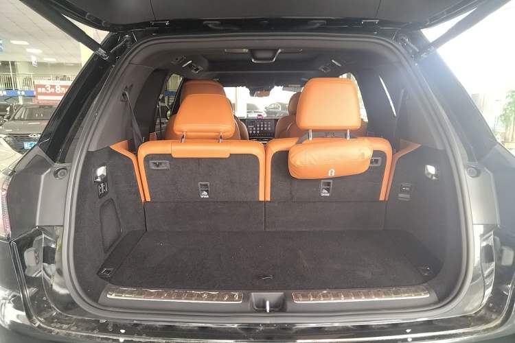 Used Hima AITO M9 2024 Range-Extended Ultra Version 42 kWh 6-Seater Model Trunk