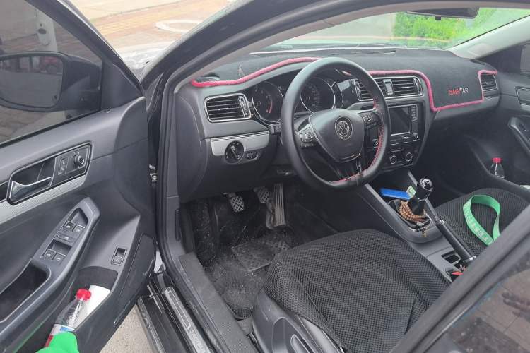 Used Volkswagen Sagitar 2017 1.6L Manual Comfort Model Driver Seat