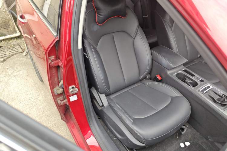 Used Roewe i6 2020 PLUS 1.6L CVT 4G Connected Glory Holographic Edition