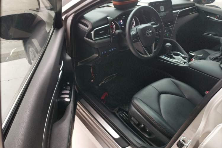 Used Toyota Camry 2021 2.0G Luxury Edition Driver Seat