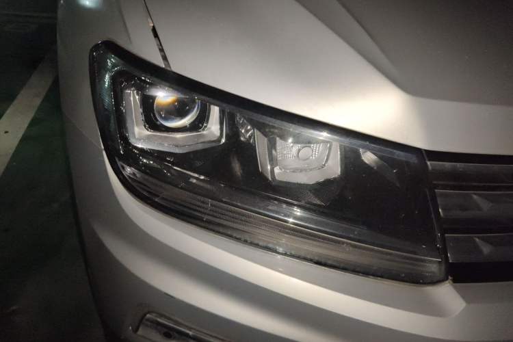 Used Volkswagen Tiguan L 2019 330TSI Automatic Two-Wheel Drive Smart Luxury Version China VI Standard Right Front Headlight