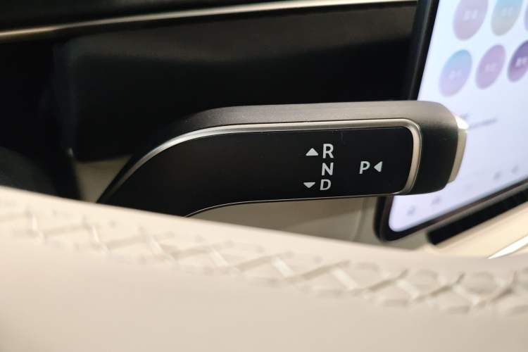 Used Nio EC6 2025 75 kWh Gear Lever