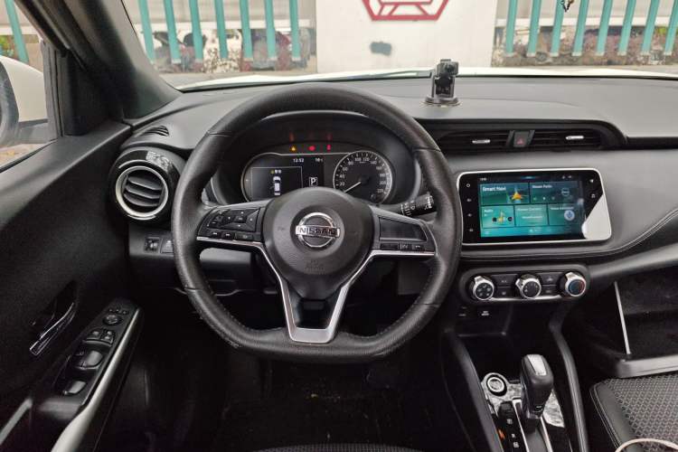 Used Nissan Kicks 2018 1.5L CVT Smart Connect Luxury Edition
