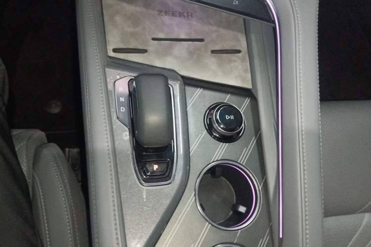 Used Zeekr 001 2024 WE Edition 95 kWh All-Wheel Drive Gear Lever